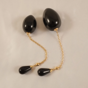 OEH1 Insertable black egg with gold chain and tassel