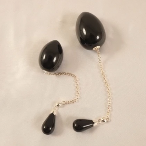 OEH2 Insertable black egg with silver chain and tassel
